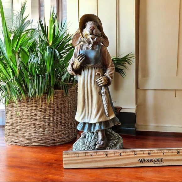 Henri Chrisdon Resin Mrs. Rabbit Garden Statue Planter - Picture 9 of 13